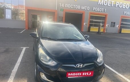 Hyundai Solaris II рестайлинг, 2012 год, 630 000 рублей, 2 фотография