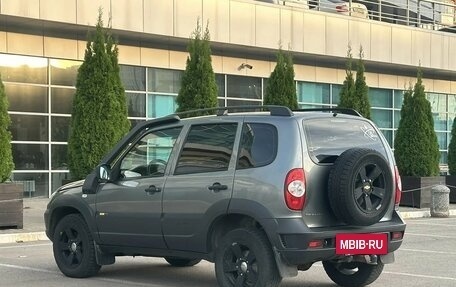 Chevrolet Niva I рестайлинг, 2017 год, 660 000 рублей, 4 фотография