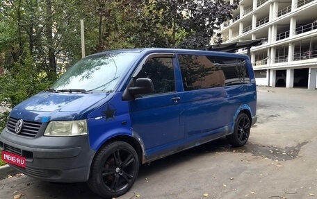 Volkswagen Transporter T5 рестайлинг, 2004 год, 780 000 рублей, 1 фотография