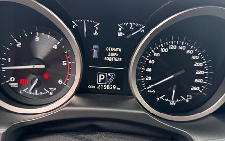 Toyota Land Cruiser 200, 2015 год, 4 000 000 рублей, 6 фотография