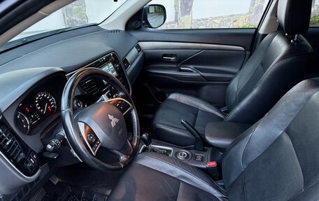 Mitsubishi Outlander III рестайлинг 3, 2014 год, 1 525 000 рублей, 12 фотография