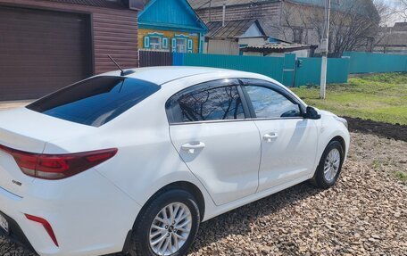 KIA Rio IV, 2018 год, 1 350 000 рублей, 5 фотография
