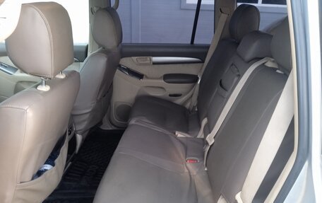 Toyota Land Cruiser Prado 120 рестайлинг, 2007 год, 2 050 000 рублей, 7 фотография