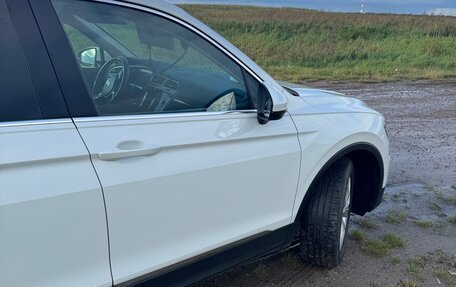 Volkswagen Tiguan II, 2018 год, 2 600 000 рублей, 5 фотография