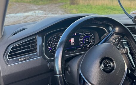 Volkswagen Tiguan II, 2018 год, 2 600 000 рублей, 9 фотография