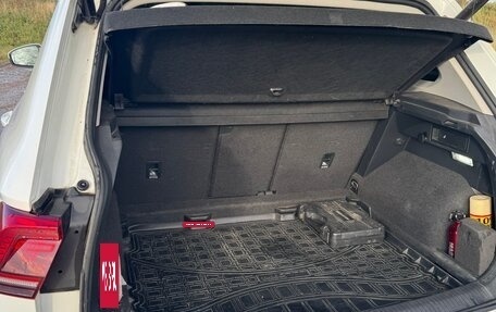 Volkswagen Tiguan II, 2018 год, 2 600 000 рублей, 12 фотография