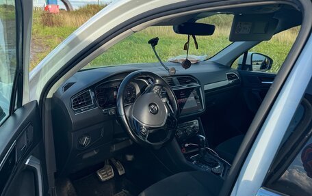 Volkswagen Tiguan II, 2018 год, 2 600 000 рублей, 16 фотография