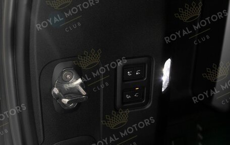 Land Rover Defender II, 2026 год, 28 500 000 рублей, 23 фотография