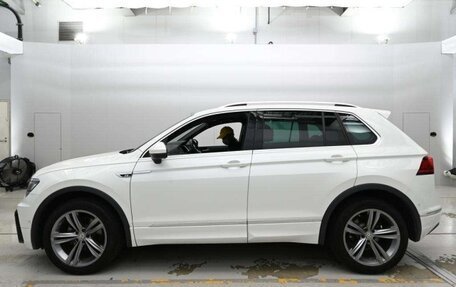 Volkswagen Tiguan II, 2019 год, 2 100 000 рублей, 6 фотография