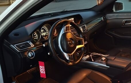 Mercedes-Benz E-Класс, 2013 год, 850 000 рублей, 3 фотография