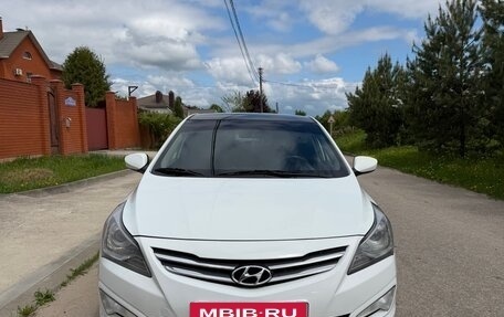 Hyundai Solaris II рестайлинг, 2015 год, 1 150 000 рублей, 2 фотография