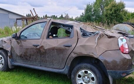 Renault Duster I рестайлинг, 2015 год, 250 000 рублей, 2 фотография