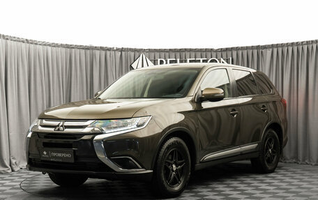 Mitsubishi Outlander III рестайлинг 3, 2017 год, 1 890 000 рублей, 1 фотография