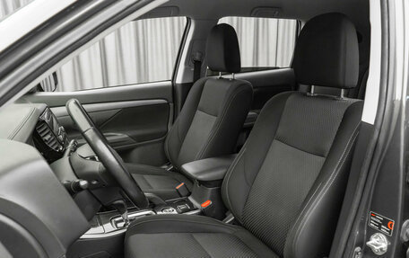 Mitsubishi Outlander III рестайлинг 3, 2017 год, 1 890 000 рублей, 9 фотография