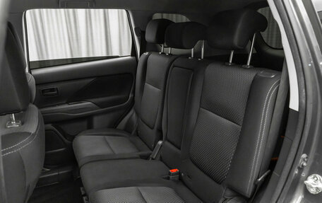 Mitsubishi Outlander III рестайлинг 3, 2017 год, 1 890 000 рублей, 12 фотография