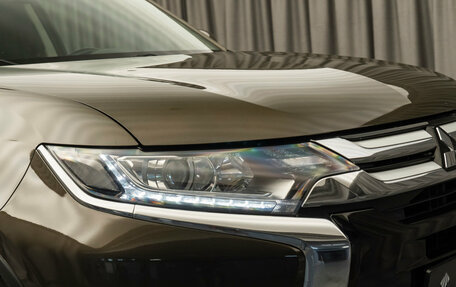 Mitsubishi Outlander III рестайлинг 3, 2017 год, 1 890 000 рублей, 21 фотография