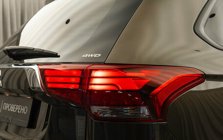 Mitsubishi Outlander III рестайлинг 3, 2017 год, 1 890 000 рублей, 22 фотография
