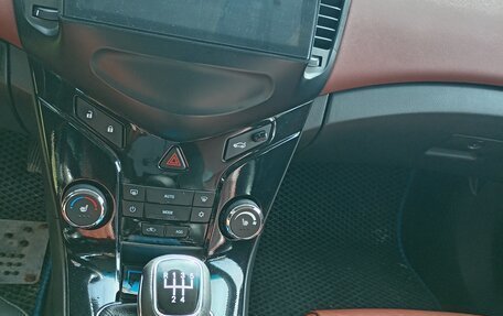 Chevrolet Cruze II, 2011 год, 800 000 рублей, 7 фотография