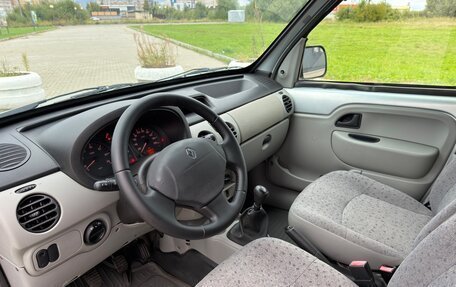 Renault Kangoo II рестайлинг, 2005 год, 495 000 рублей, 22 фотография