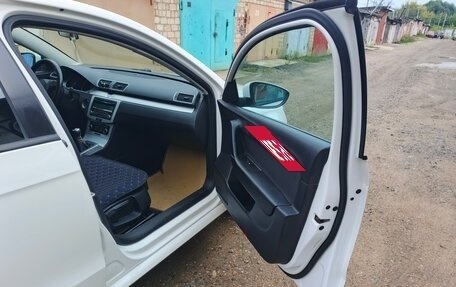 Volkswagen Passat B7, 2011 год, 658 000 рублей, 12 фотография