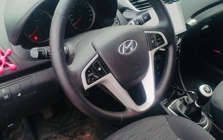 Hyundai Solaris II рестайлинг, 2015 год, 780 000 рублей, 6 фотография