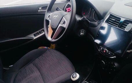 Hyundai Solaris II рестайлинг, 2015 год, 780 000 рублей, 8 фотография