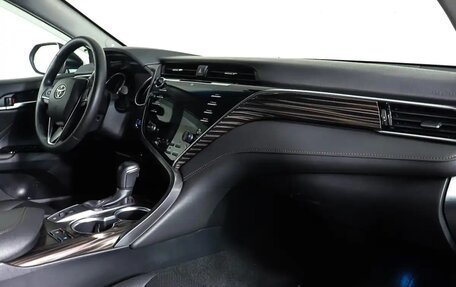 Toyota Camry, 2020 год, 2 980 000 рублей, 6 фотография