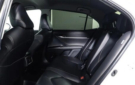 Toyota Camry, 2020 год, 2 980 000 рублей, 4 фотография