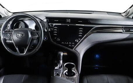 Toyota Camry, 2020 год, 2 980 000 рублей, 5 фотография