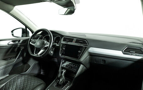 Volkswagen Tiguan II, 2021 год, 2 579 700 рублей, 9 фотография