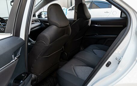 Toyota Camry, 2019 год, 2 390 000 рублей, 11 фотография