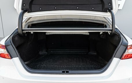 Toyota Camry, 2019 год, 2 390 000 рублей, 20 фотография