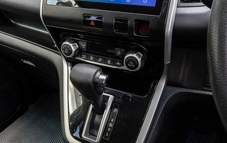Nissan Serena IV, 2017 год, 1 850 000 рублей, 13 фотография