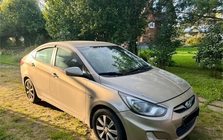 Hyundai Solaris II рестайлинг, 2011 год, 550 000 рублей, 2 фотография