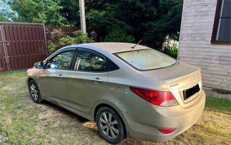 Hyundai Solaris II рестайлинг, 2011 год, 550 000 рублей, 3 фотография