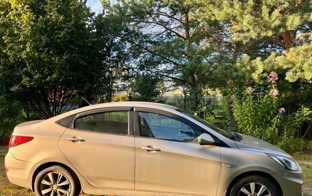 Hyundai Solaris II рестайлинг, 2011 год, 550 000 рублей, 5 фотография