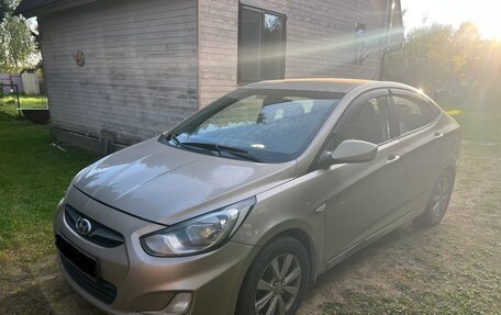 Hyundai Solaris II рестайлинг, 2011 год, 550 000 рублей, 7 фотография