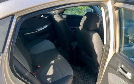Hyundai Solaris II рестайлинг, 2011 год, 550 000 рублей, 9 фотография