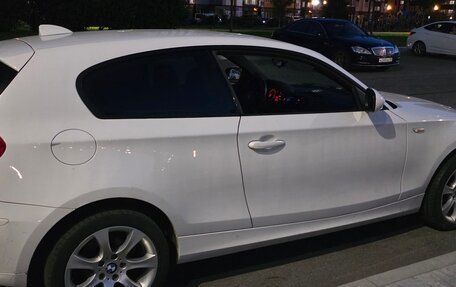 BMW 1 серия, 2011 год, 910 000 рублей, 3 фотография