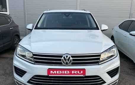 Volkswagen Touareg III, 2015 год, 2 890 000 рублей, 2 фотография