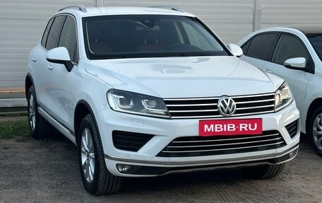Volkswagen Touareg III, 2015 год, 2 890 000 рублей, 8 фотография