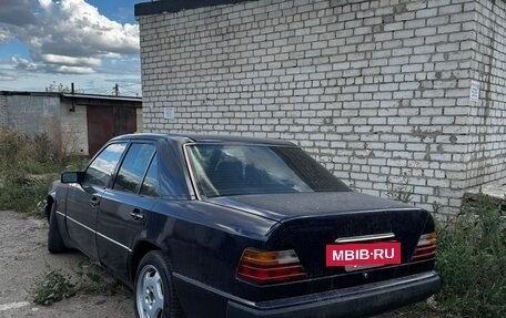 Mercedes-Benz E-Класс, 1992 год, 150 000 рублей, 3 фотография