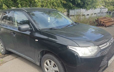 Mitsubishi Outlander III рестайлинг 3, 2012 год, 900 000 рублей, 3 фотография