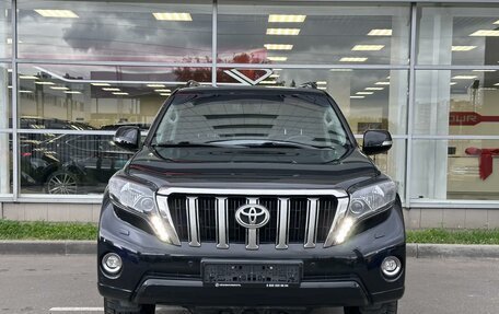 Toyota Land Cruiser Prado 150 рестайлинг 2, 2016 год, 3 750 000 рублей, 2 фотография