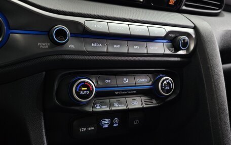 Hyundai Veloster II, 2018 год, 1 262 000 рублей, 12 фотография
