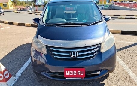 Honda Freed I, 2011 год, 950 000 рублей, 3 фотография