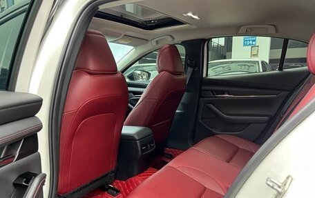 Mazda 3, 2022 год, 1 370 000 рублей, 11 фотография