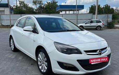 Opel Astra J, 2014 год, 850 000 рублей, 2 фотография