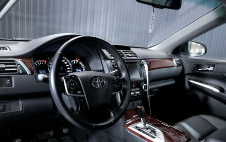Toyota Camry, 2012 год, 2 100 000 рублей, 14 фотография