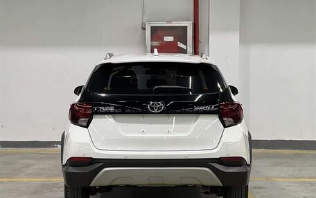 Toyota Yaris XP150 рестайлинг, 2022 год, 1 389 000 рублей, 6 фотография